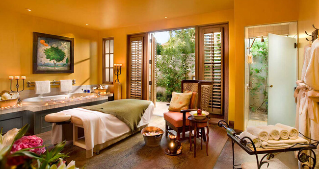 màu sơn cho spa với mã màu Yellow Blaze